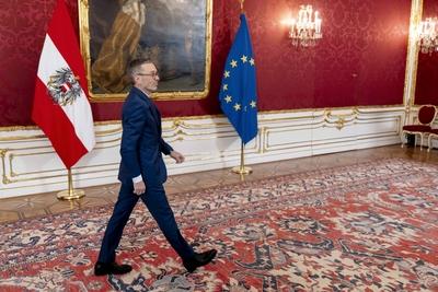 HERBERT KICKL leaving the Hofburg-stock-foto