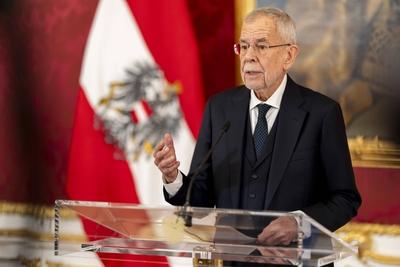 VAN DER BELLEN statement after talks with KICKL-stock-foto