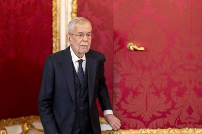 VAN DER BELLEN statement after talks with KICKL-stock-foto