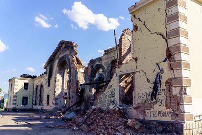 Kostiantynivka Railway Station after the Russian attack. The city center train station was targeted by Russian attacks.-stock-foto