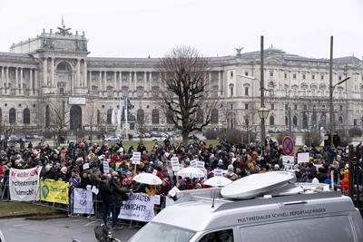 HERBERT KICKL arriving at Hofburg-stock-foto