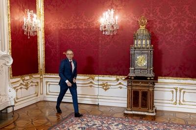 HERBERT KICKL leaving the Hofburg-stock-foto