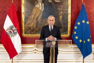 VAN DER BELLEN statement after talks with KICKL-stock-foto