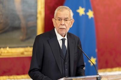 VAN DER BELLEN statement after talks with KICKL-stock-foto