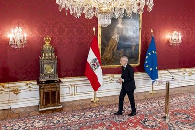 VAN DER BELLEN statement after talks with KICKL-stock-foto