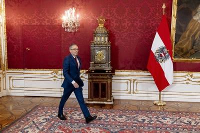 HERBERT KICKL leaving the Hofburg-stock-foto