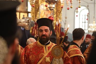 Greek Orthodox Patriarch of Jerusalem Theophilos III enters the Basilica of the Nativity within the shared Nativity Church-stock-foto