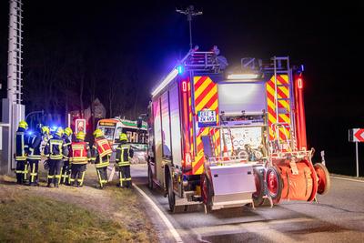Citybahn kollidiert mit PKW am Bahn?bergang ? Wie durch ein Wunder keine Verletzten.-stock-foto