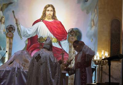 Coptic Orthodox Christians attend Christmas Eve mass in Cairo, Egypt-stock-foto