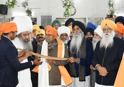 Bihar CM Nitish Kumar Pays Obeisance At Harimandir Jee Patna Saheb Gurudwara On Occasion Of Guru Govind Singh Prakash Parv-stock-foto