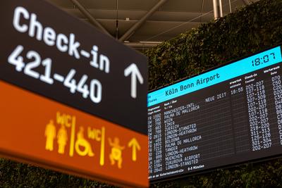 Mehr als 10 Millionen Flugg?ste im Flughafen K?ln/Bonn - 06.01.2024-stock-foto