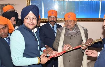 Bihar CM Nitish Kumar Pays Obeisance At Harimandir Jee Patna Saheb Gurudwara On Occasion Of Guru Govind Singh Prakash Parv-stock-foto