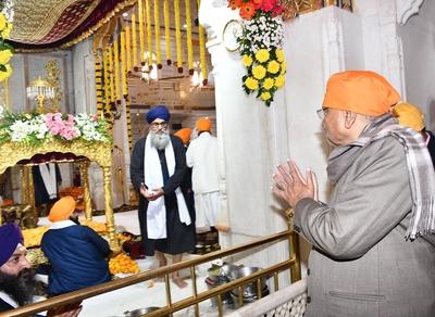 Bihar CM Nitish Kumar Pays Obeisance At Harimandir Jee Patna Saheb Gurudwara On Occasion Of Guru Govind Singh Prakash Parv-stock-foto
