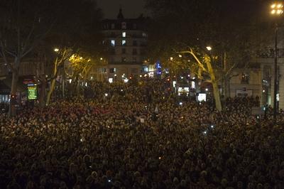 Solidarit?tsbekundungen nach dem Charlie Hebdo Anschlag Paris 07 01 2015 PIERRECHARLIER PUBLICAT-stock-foto