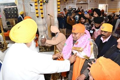 Bihar CM Nitish Kumar Pays Obeisance At Harimandir Jee Patna Saheb Gurudwara On Occasion Of Guru Govind Singh Prakash Parv-stock-foto