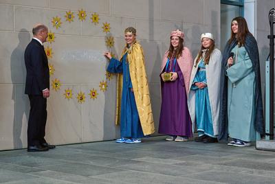 Sternsinger zu Gast im Kanzleramt-stock-foto