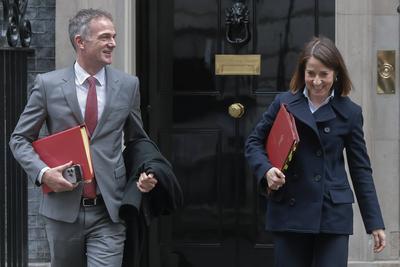 Cabinet Meeting-stock-foto