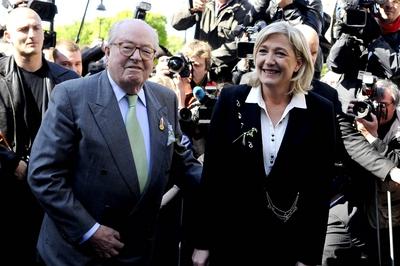 Jean Marie Le Pen und Marine Le Pen FN Front National Paris 01 05 12 GerardRoussel PANORAMIC P-stock-foto