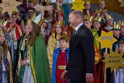 Sternsinger zu Gast im Kanzleramt-stock-foto