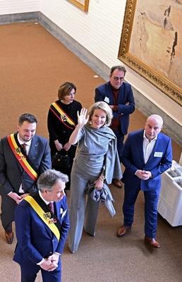 Queen Mathilde Visits Expo Emile Claus-stock-foto