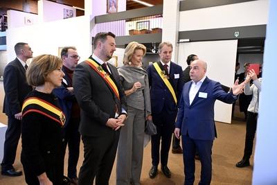 Queen Mathilde Visits Expo Emile Claus-stock-foto