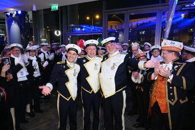 K?lner Karneval Dreigestirn zieht in die Hofburg-stock-photo