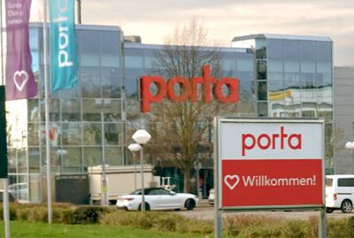 Fa. Porta M?belhaus in Hannover-Laatzen L?neburger Str. 3 30880 Laatzen - gesehen am 05.12.2024 *** Fa Porta furniture s-stock-foto
