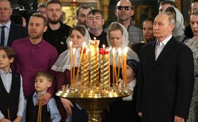 Russian President Vladimir Putin, congratulated all Orthodox Christians and all Russians celebrating Christmas-stock-foto
