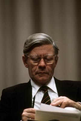 Bundeskanzler Helmut Schmidt (Deutschland/SPD) auf dem Au?erordentlichen SPD-Parteitag in Essen-stock-foto