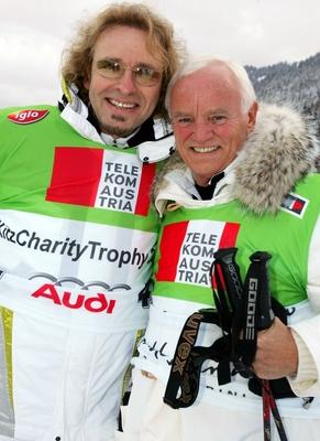 Fernsehmoderator Thomas Gottschalk (li., GER) und Werner Baldessarini (AUT/Vorstandsvorsitzender Hugo Boss AG) anl?sslic-stock-foto