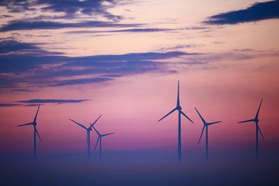 News Themen der Woche KW24 News Bilder des Tages Symbolbild Windrad Deutschland im Juni 2023: Windr?der vor Sonnenaufgan-stock-foto