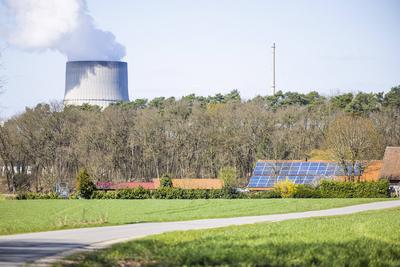 Das Atomkraftwerk Emsland in Lingen (Foto vom 05.04.2023) wird am 15. April 2023 als eines der letzten drei noch laufend-stock-foto