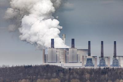 Braunkohlekraftwerk Frimmersdorf von RWE Power *** RWE Powers Frimmersdorf lignite-fired power plant-stock-photo