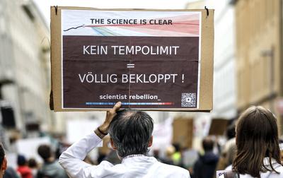 Friday for Future Demo Berlin, 16.06.2023 - Demonstration von Fridays for Future und Campact vor der FDP Geschaeftsstell-stock-foto