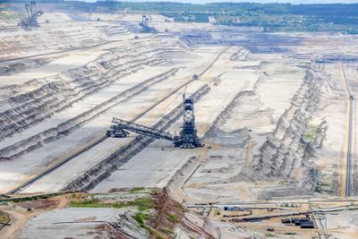 Blick vom Aussichtspunkt Terra Nova 1 auf den Tagebau Hambach, betrieben von der RWE Power AG. Elsdorf, Nordrhein-Westfa-stock-foto