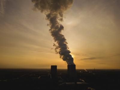 Kraftwerk Lippendorf Das Kraftwerk Lippendorf ist ein mit Braunkohle befeuertes Dampfkraftwerk am Nordwestrand des Ortes-stock-foto