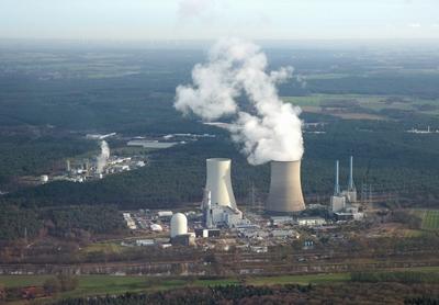 Bildnummer: 59818942  Datum: 30.11.2009  Copyright: imago/epdLuftaufnahme des Atomkraftwerks Emsland II bei Lingen, Niedersachsen, vom 30.11.2009 DER ABDRUCK DES EPD-FOTOS IST HONORARPFLICHTIG! Atomkraftwerk Emsland II Gesellschaft xsp x0x 2009 quer Atomkraftwerk Kernkraftwerk K?hlt?rme Dampf Luftaufnahme Emsland Lingen Energie Kernenergie Strom Stromerzeugung  59818942 Date 30 11 2009 Copyright Imago epd Air intake the Nuclear power plant Emsland II at Lingen Lower Saxony of 30 11 2009 the Imprint the epd Photos is  Nuclear power plant Emsland II Society xsp x0x 2009 horizontal Nuclear power plant Nuclear power plant Cooling towers Steam Air intake Emsland Lingen Energy Nuclear energy Stream Power generation-stock-foto