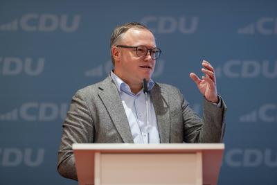 08/01/2025 - Erfurt: Rede des Th?ringer Ministerpr?sidenten Mario Voigt (CDU). Landesvertreterversammlung der CDU Th?rin-stock-foto
