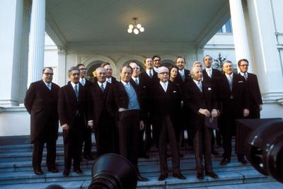 Kabinett Brandt II mit Bundespr?sident (alle GER) vor der Villa Hammerschmidt in Bonn - V.l.n.r.: Bundeslandwirtschafts-stock-foto