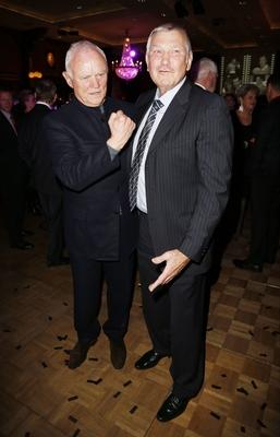 Werner Baldessarini Modeschoepfer und ehem Hugo Boss Designer Fritz Sdunek Roter Teppich zum 50-stock-foto