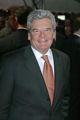 Lions For Lambs Premiere Berlin Joachim Gauck attends the premiere LIONS FOR LAMBS Von Loewen u-stock-photo