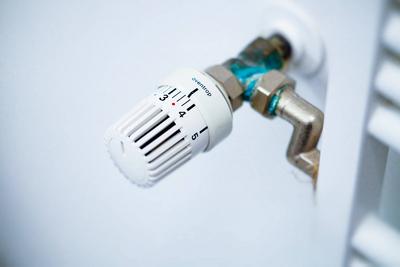 D?sseldorf 09.12.2023 Heizkosten Heizung Heizungskosten Miete Mietkosten Mietnebenkosten Nebenkosten Heizen Thermostat W-stock-foto