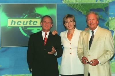Peter Hahne, Petra Gerster, Claus Seibel (v.l.) Farbnegativ 08/98 am TV Fernsehen Moderation Journalismus News Nachrich-stock-foto