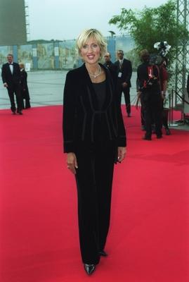 Bildnummer: 56941260  Datum: 27.11.2003  Copyright: imago/teutopressPetra Gerster (TV-Moderatorin) 11/03 thg Frau TV Fernsehen Moderatorin Moderation Journalismus Journalistin Autorin Literatur seri?s Anzug Hosenanzug stehend drau?en Teppich rot ganz hoch l?chelnd posierend Fototermin Der Deutsche Fernsehpreis am 27.11.2003 in K?ln Deutscher Fernsehpreis People xmk x0x 2003 hoch  56941260 Date 27 11 2003 Copyright Imago  Petra Gerster TV Presenter 11 03 THG Woman TV Television Presenter Moderation Journalism Journalist Author Literature seriously Suit Trouser suit standing outside Carpet Red whole vertical smiling posing Photo call the German Television at 27 11 2003 in Cologne German Television Celebrities xmk x0x 2003 vertical-stock-foto