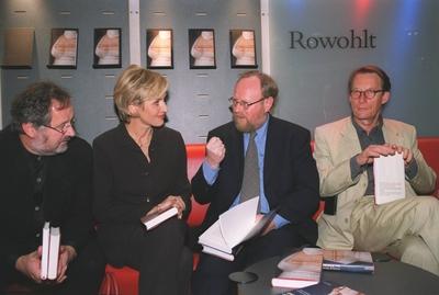 Bildnummer: 56917583  Datum: 10.10.2001  Copyright: imago/teutopressPetra Gerster, Ehemann Christian N?rnberger (li.), Friedrich Christian Delius, Wolfgang Thierse (v.r.) 10/01 puch sitzend Saal Halle dunkel halb quer Gespr?ch Buchmesse am 10.10.2001 in Frankfurt am Main Farbnegativ People x0x xsk 2001 quer  56917583 Date 10 10 2001 Copyright Imago  Petra Gerster Husband Christian Nuremberg left Friedrich Christian Delius Wolfgang Thierse V r 10 01 Puch seated Room Hall dark half horizontal Conversation Book Fair at 10 10 2001 in Frankfurt at Main Color negative Celebrities x0x xSK 2001 horizontal-stock-photo