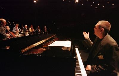 1/ Jazzkonzert: Ulrich Gumpert Workshop Band , Gumpert spielt Piano, Jazzfest 99 im Haus Der Kulturen Der Welt , Jazzmus-stock-foto