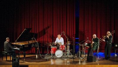 Erfurt // Musikschule Erfurt 17. Herbstlese 2013 Jazz Lyrik Prosa mit dem Zentralquartett sowie Ernst R?hl & Wiglaf Dros-stock-foto