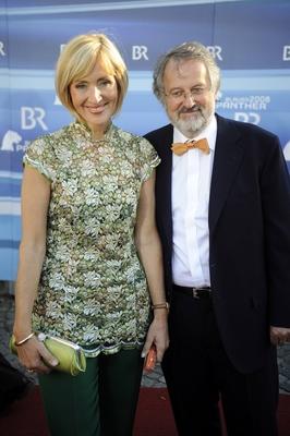 Bildnummer: 52532314  Datum: 09.05.2008  Copyright: imago/Sven SimonModeratorin Petra Gerster mit Ehemann Christian N?rnberger anl?sslich des Bayerischen Filmpreises in M?nchen, Personen , premiumd; 2008, M?nchen, Pressetermin, Bayerischer Filmpreis, Autor; , hoch, Kbdig, Gruppenbild, Randbild, PeopleBildnummer 52532314 Date 09 05 2008 Copyright Imago Sven Simon Presenter Petra Gerster with Husband Christian Nuremberg on the occasion the Bavarian Film Awards in Munich People premiumd 2008 Munich Press date Bavarian Film Prize Author high Kbdig Group picture Edge image People-stock-photo