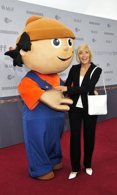 ZDF-Sommertreff 2009 Petra Gerster beim ZDF-Sommertreff 2009 an der Neuen Nationalgalerie in Berlin am 29.06.2009. Copyr-stock-foto