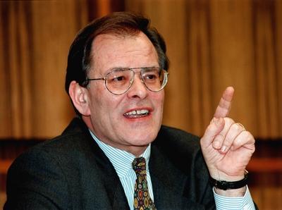 Portrait von Rudolf Dre?ler Ministerpraesident SPD auf einer Pressekonferenz in Bonn 18 12 1995-stock-foto